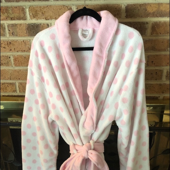 Ulta Beauty Other - Used ladies L/XL white & pink Ulta robe - so soft